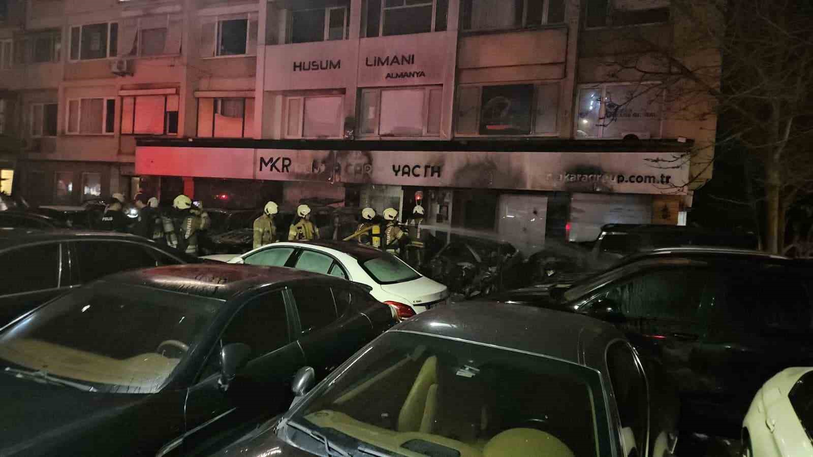 besiktasta arac kiralama sirketinde cikan yanginda yaklasik 100 milyon degerinde 15 arac alevlere teslim Ee8UbvV2