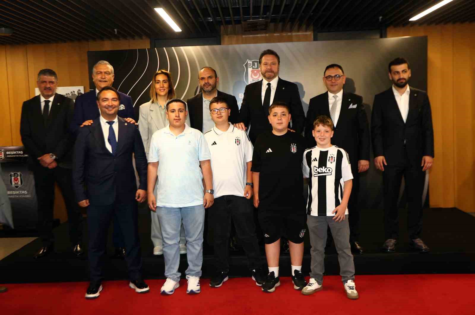 Beşiktaş’ta bayramlaşma töreni yapıldı 16 besiktasta bayramlasma toreni yapildi 12 hg33YBLM