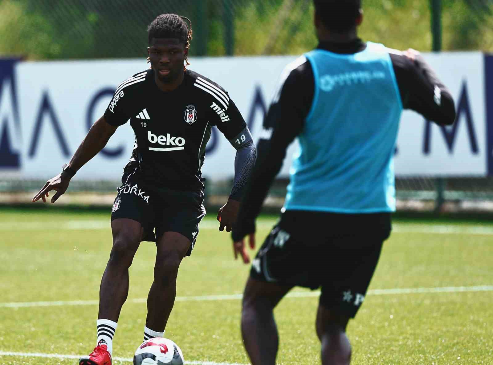 Beşiktaş’ta Çaykur Rizespor maçı hazırlıkları başladı 7 besiktasta caykur rizespor maci hazirliklari basladi 3 4pfwM5w6