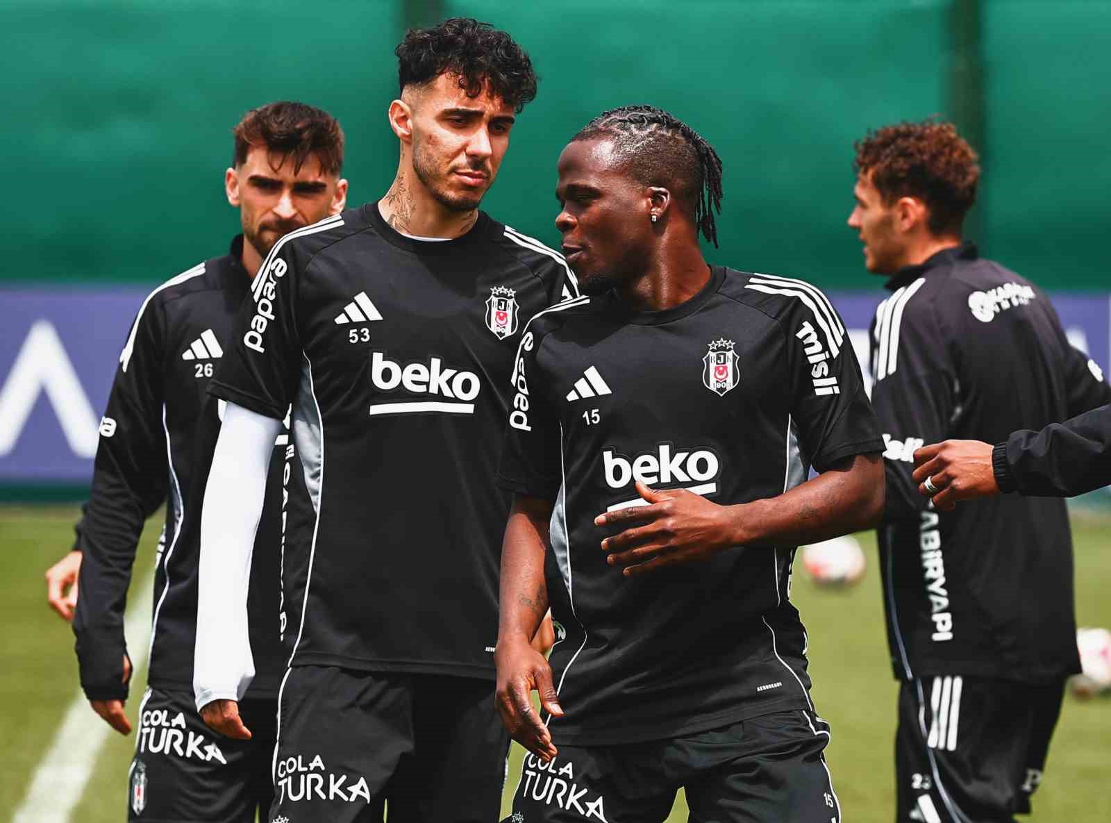 Beşiktaş’ta Çaykur Rizespor maçı hazırlıkları tamamlandı 6 besiktasta caykur rizespor maci hazirliklari tamamlandi 2 QeQh5MHn