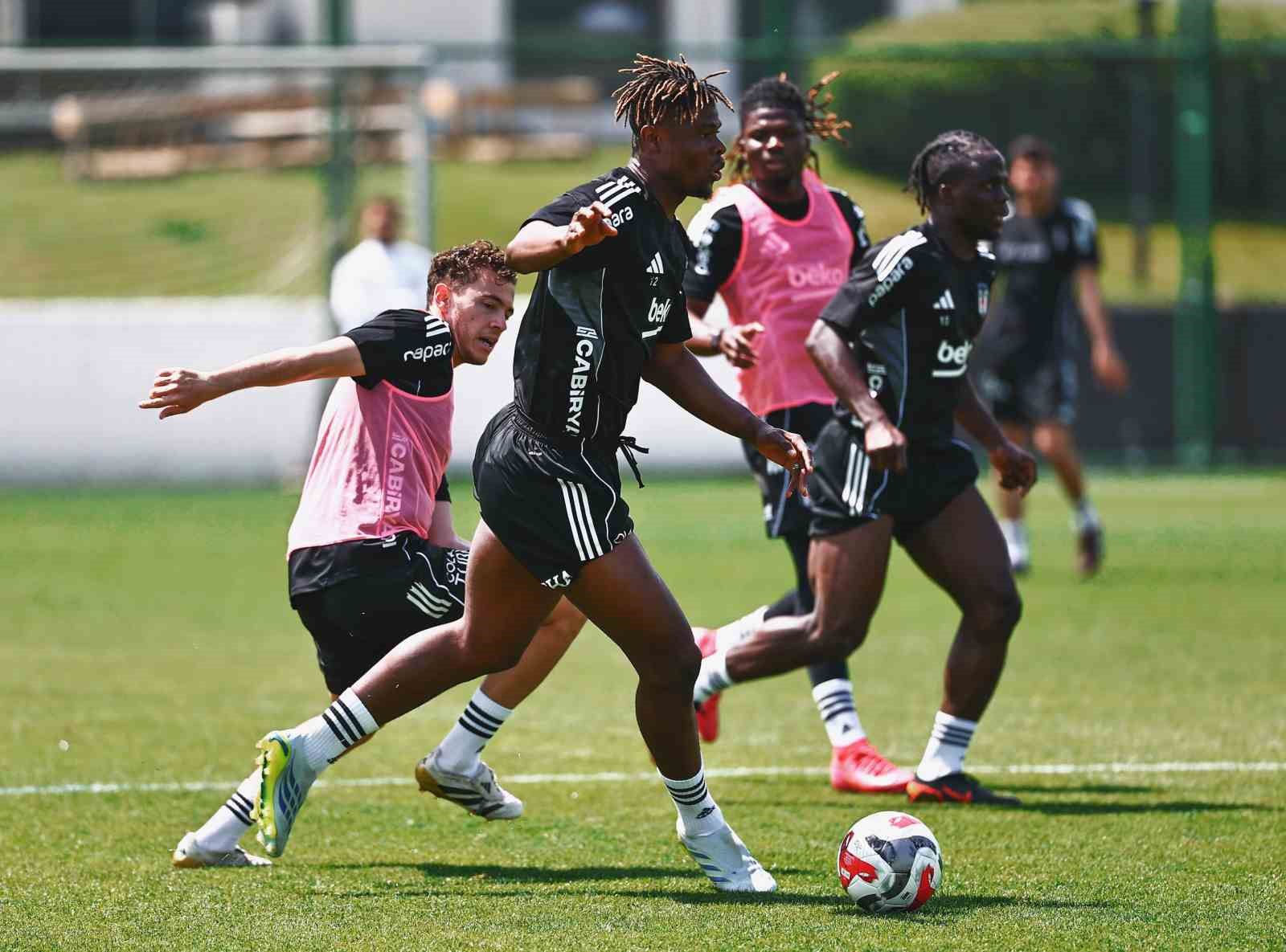 besiktasta caykur rizespor macinin hazirliklari devam etti 0 a6BVzb1H