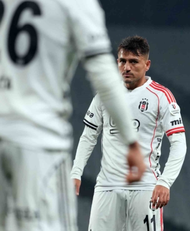 besiktasta-cengiz-under-penaltiyi-kacirdi-qTCOMmWt.jpg