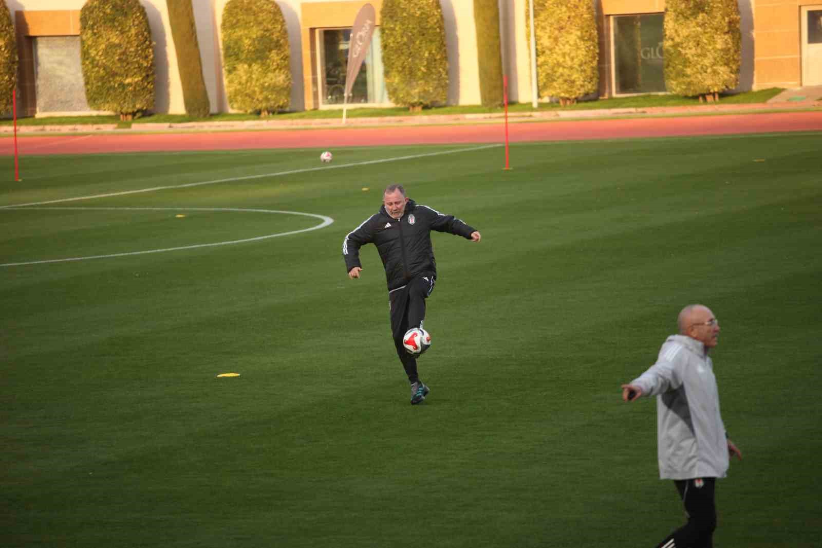 besiktasta devre arasi calismalarini antalyada surdurdu 7 u18iU7e4