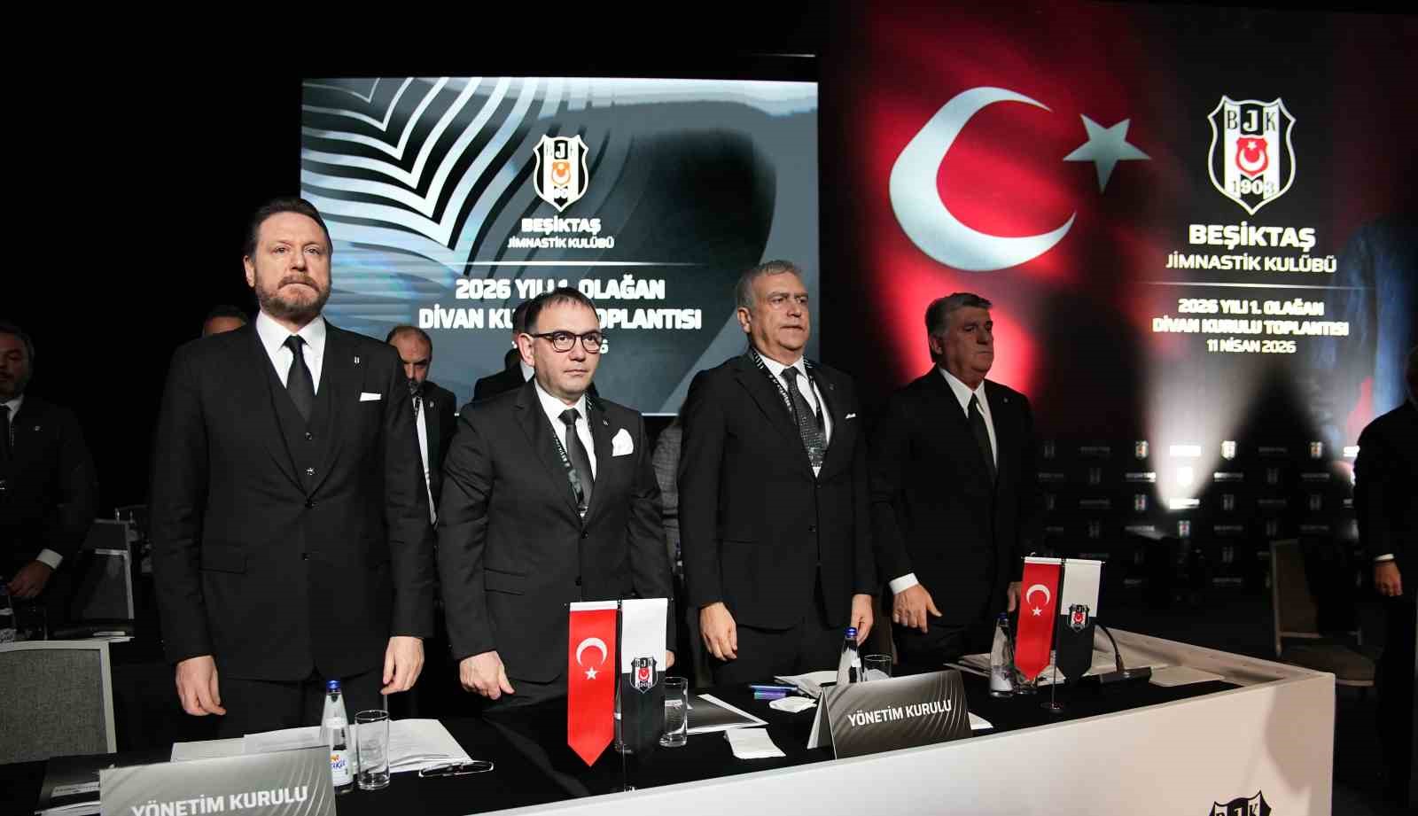 besiktasta divan kurulu toplantisi basladi 0 UeygEL2A