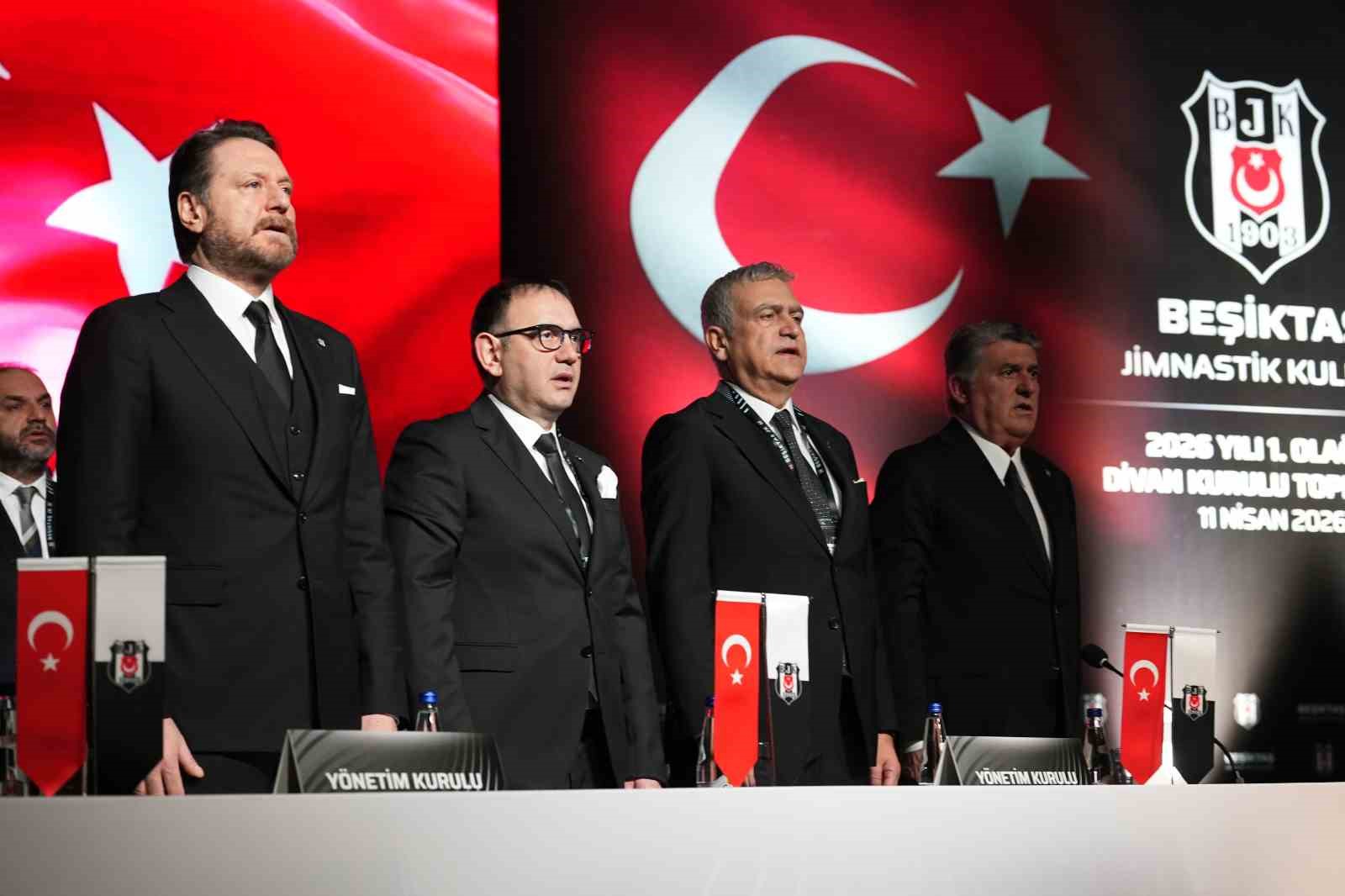 besiktasta divan kurulu toplantisi basladi 7 WlZQ2fU7