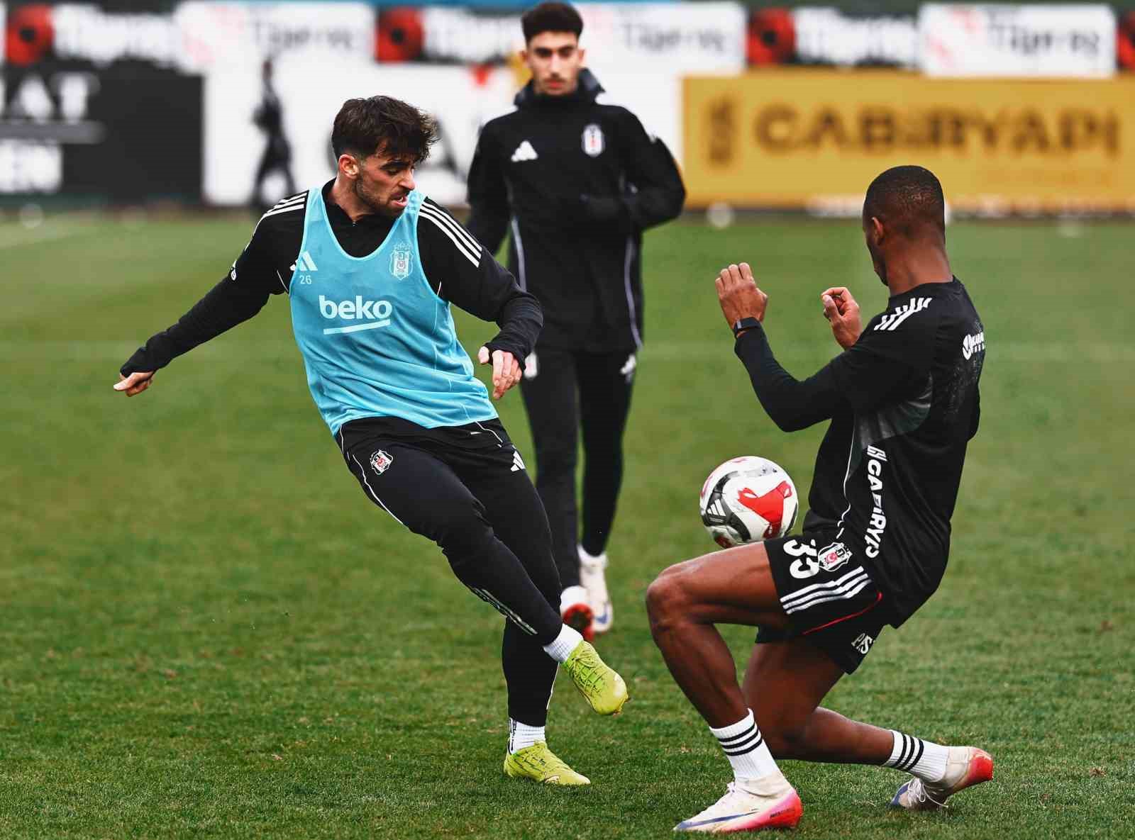 besiktasta eyupspor maci hazirliklari devam etti 2 ARDFmtLz
