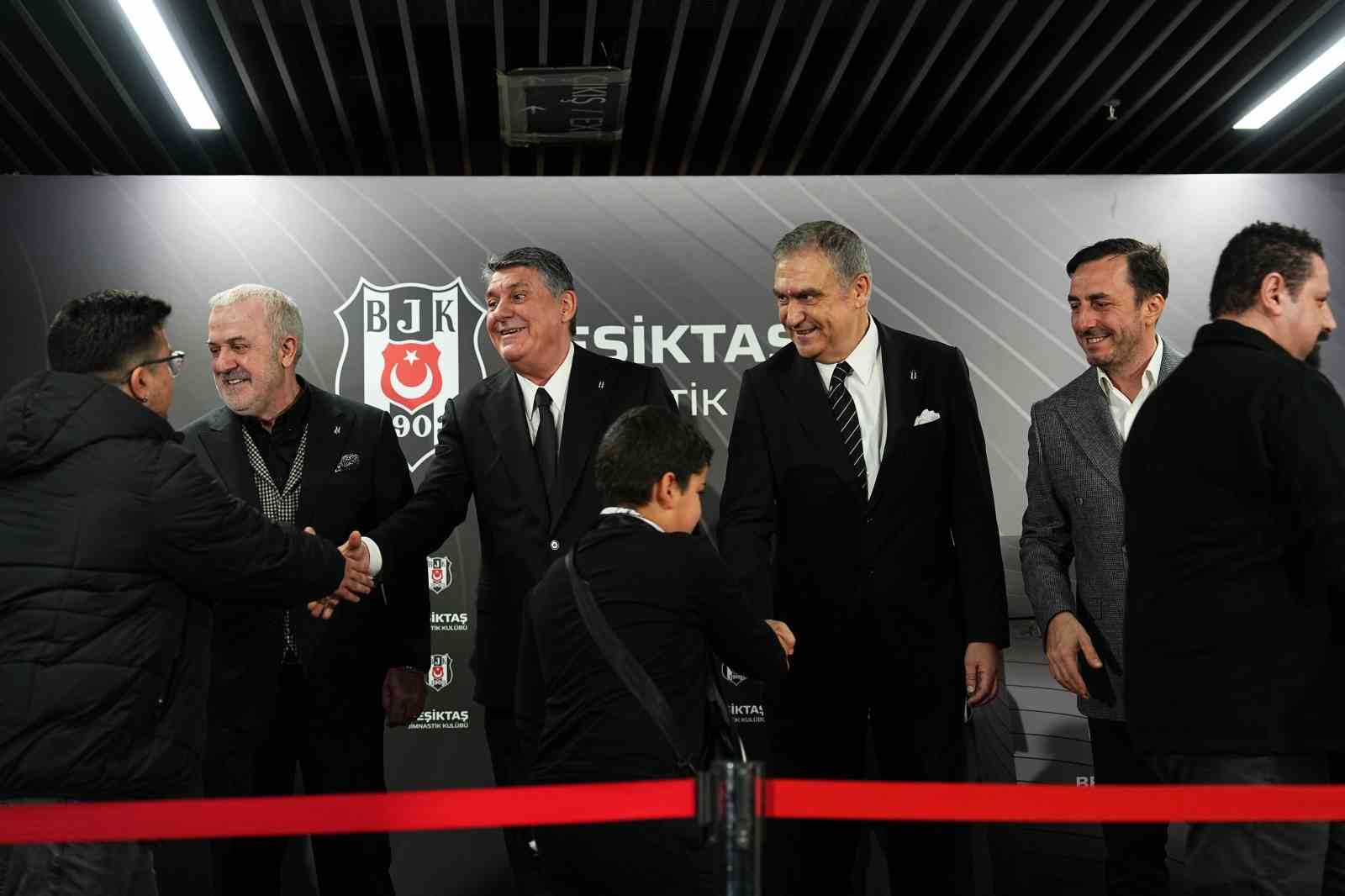 besiktasta geleneksel bayramlasma toreni yapildi 1 SAThaVEk