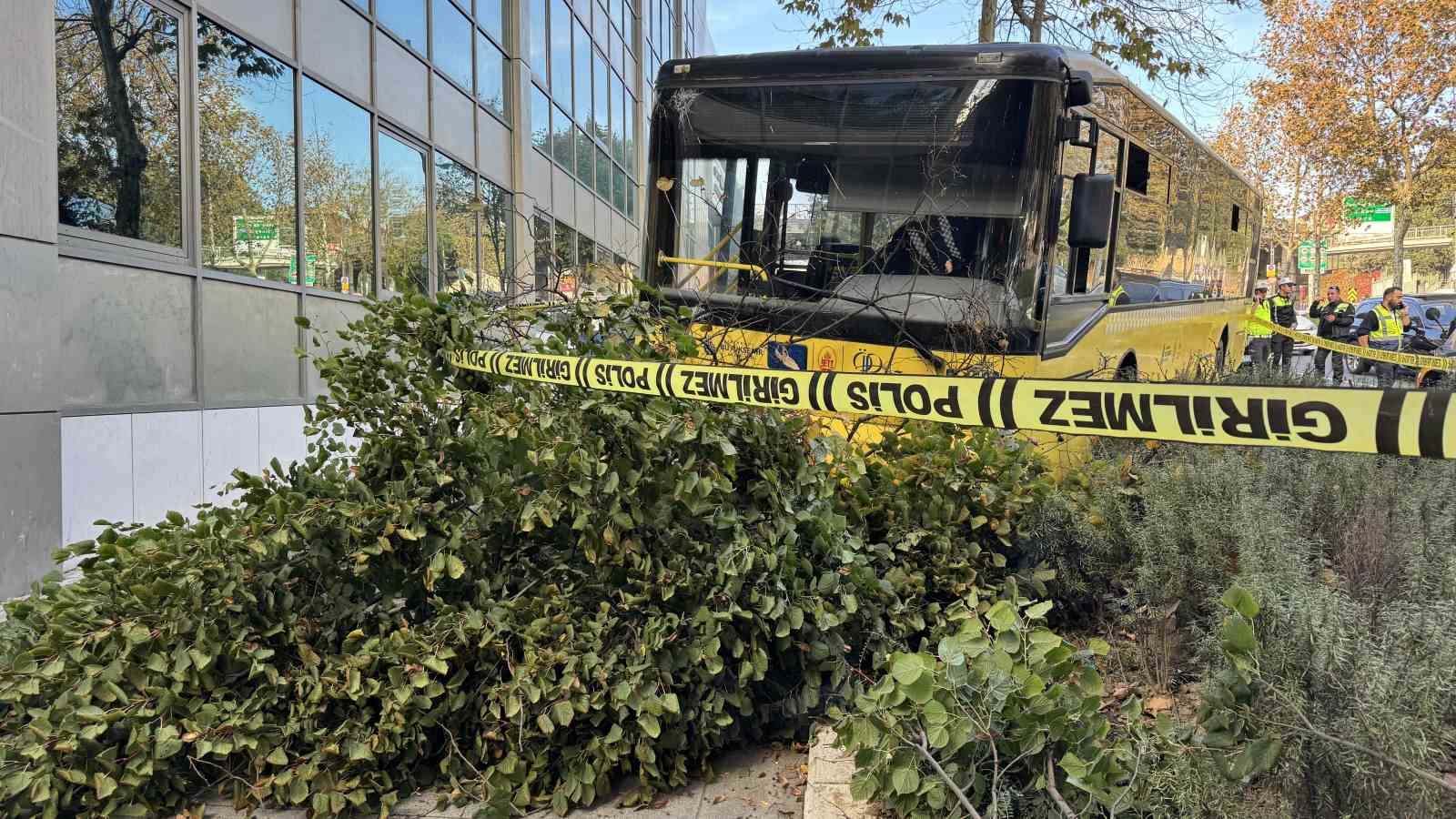 besiktasta iett soforu seyir halindeyken kalp krizi gecirdi 1 Wfq3yBzB
