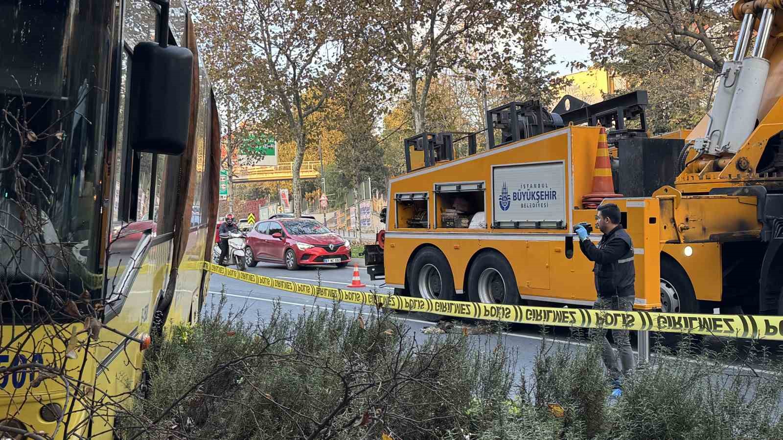 Beşiktaş’ta İETT şoförünün hayatını kaybettiği kazada otobüs olay yerinden kaldırıldı 9 besiktasta iett soforunun hayatini kaybettigi kazada otobus olay yerinden kaldirildi 5 nj1NSk5h