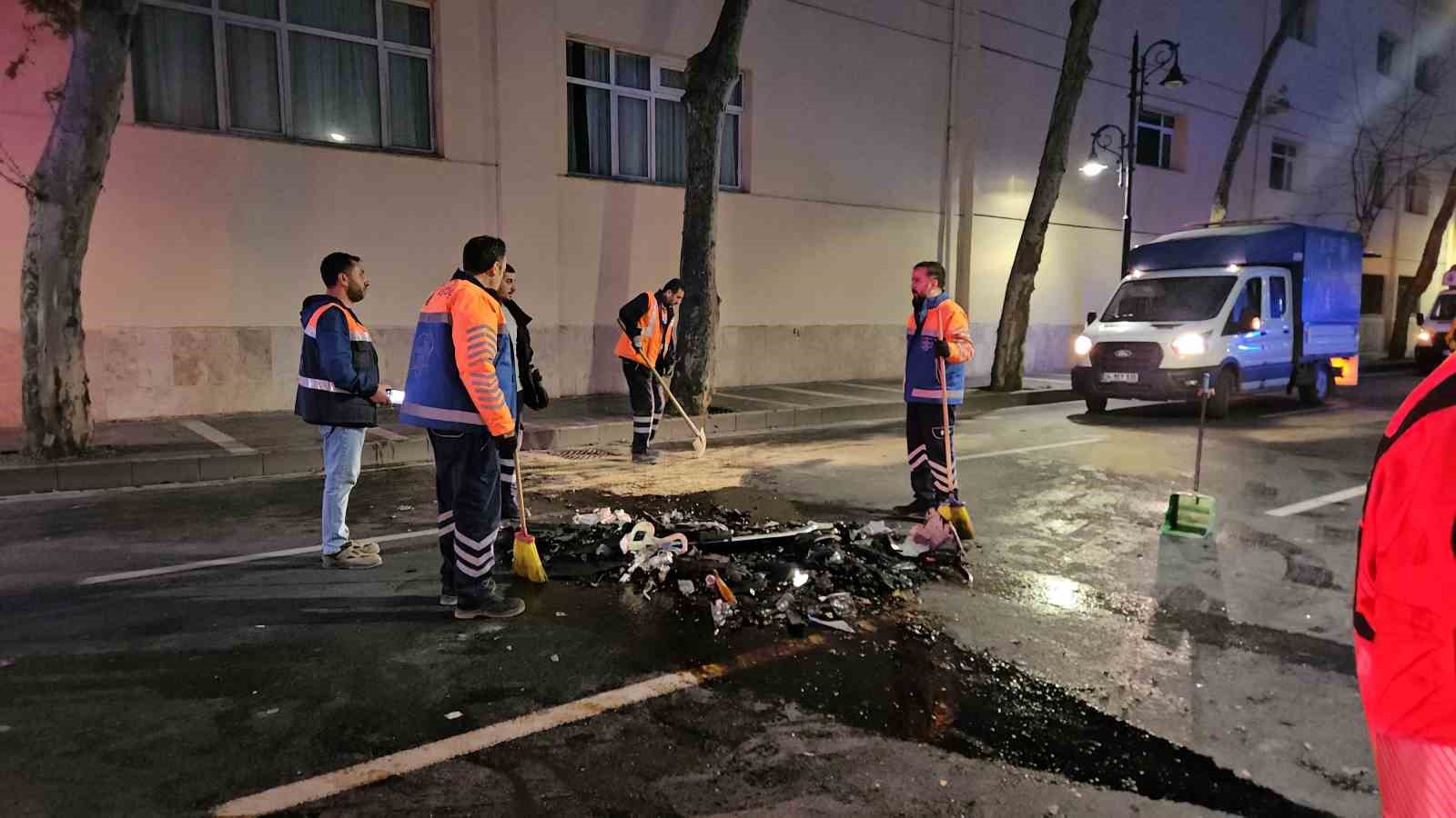 besiktasta iki otomobil kafa kafaya carpisti 9 yarali 3 YrZXFm2M