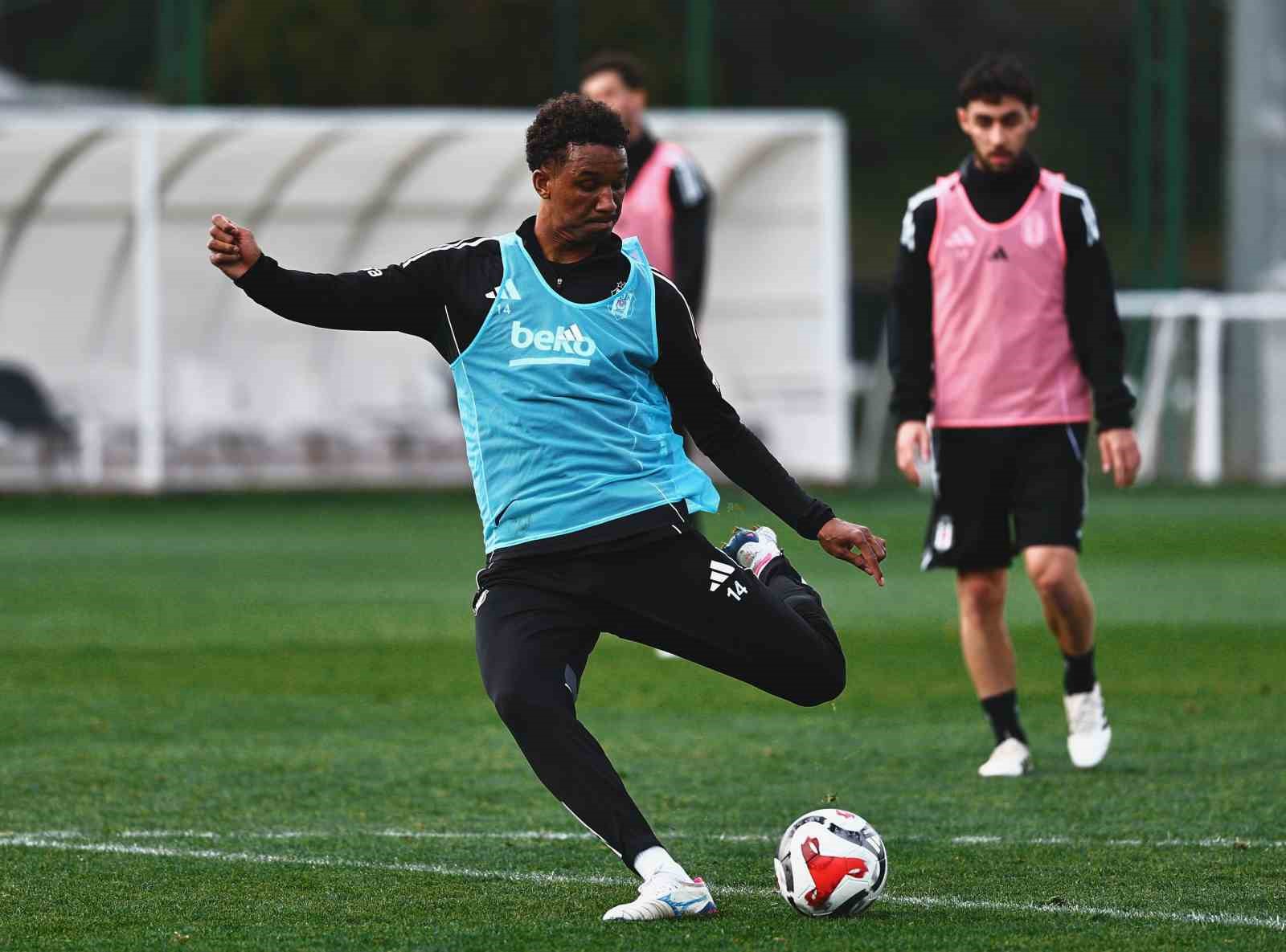 besiktasta kasimpasa maci hazirliklari basladi 2 bKZ32S1n