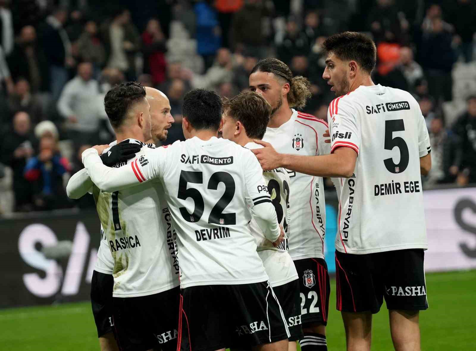 besiktasta ligin ilk yarisinda en cok sure alan ndidi oldu 3 5ks7ZD9s