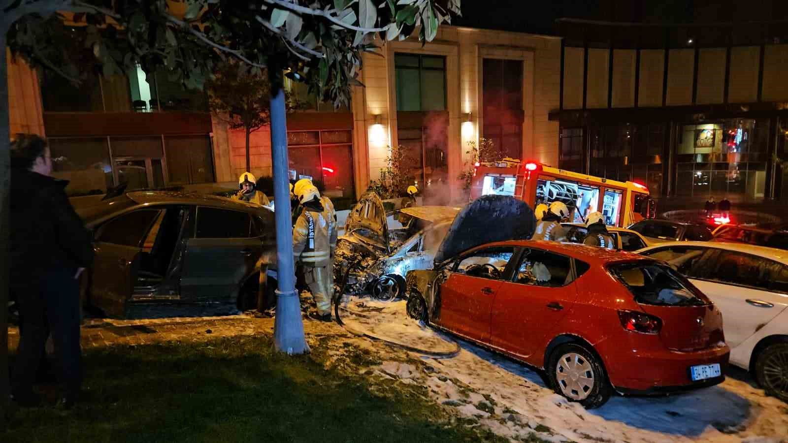 besiktasta park halindeki 4 otomobil alev alev yandi 5 jP4VdjrN