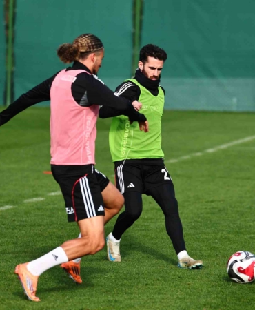 besiktasta-rafa-silva-takimla-birlikte-calisti-Fjpb4mSJ.jpg
