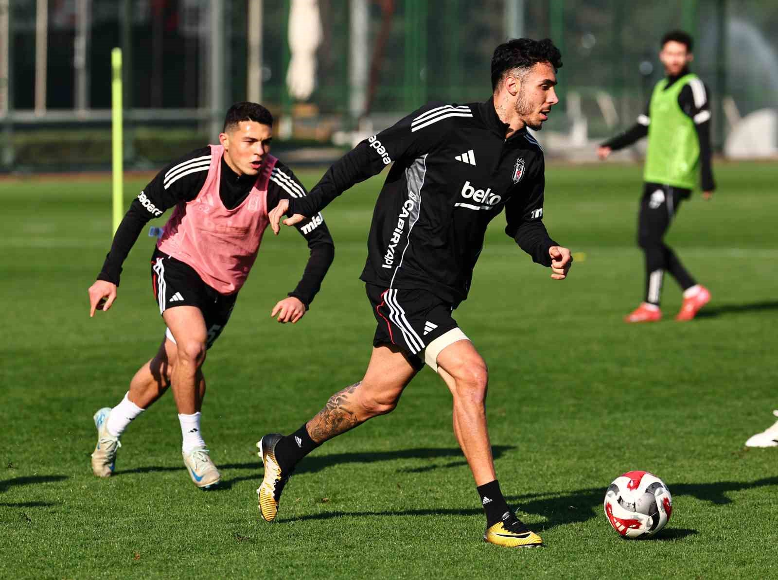Beşiktaş’ta Rizespor maçı hazırlıkları başladı 4 besiktasta rizespor maci hazirliklari basladi 0 cjyWb9JN
