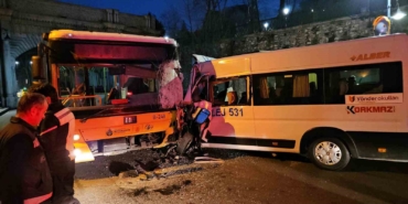 besiktasta-servis-minibusuyle-iett-otobusu-kafa-kafaya-carpisti-2-yarali-kQvQzYgw.jpg