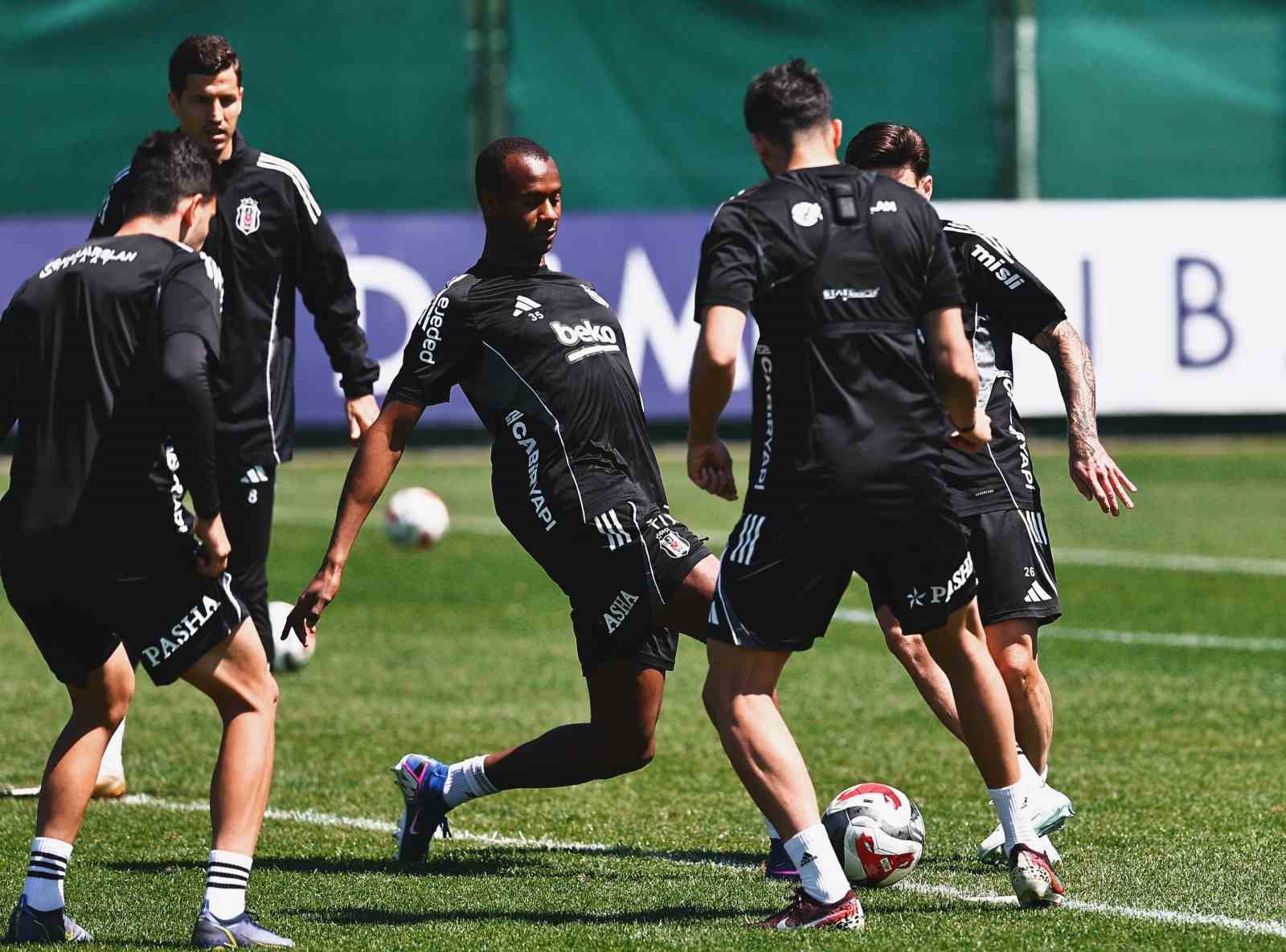 Beşiktaş’ta Trabzonspor maçı hazırlıkları başladı 5 besiktasta trabzonspor maci hazirliklari basladi 1 kuBtJ8Un