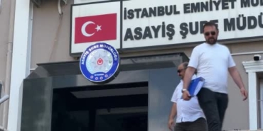 besiktasta-yasli-adami-kandirip-bin-758-cumhuriyet-altinini-calmislardi-5-supheli-adliyeye-sevk-edildi-Sd9tSzcs.jpg