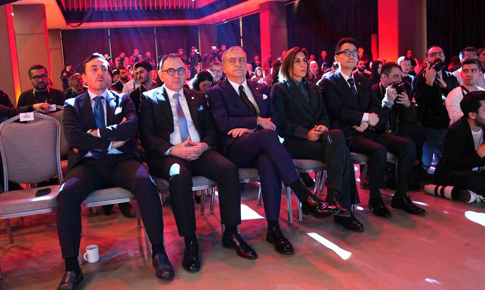 Beşiktaş’ta yeni transferler için imza töreni düzenlendi 4 besiktasta yeni transferler icin imza toreni duzenlendi 0