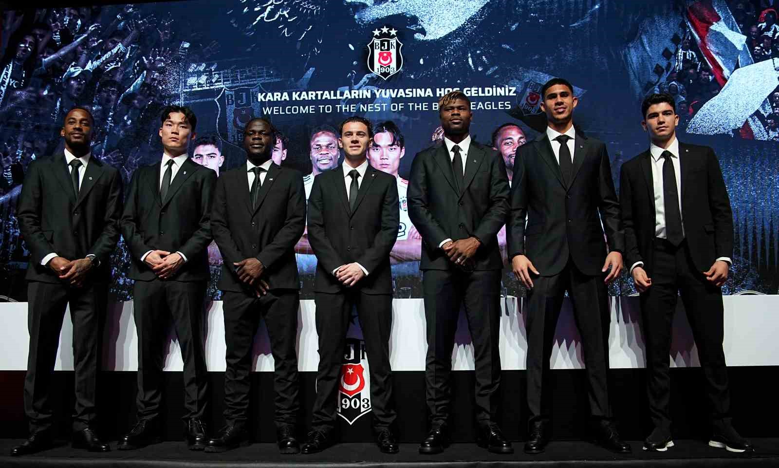 Beşiktaş’ta yeni transferler için imza töreni düzenlendi 20 besiktasta yeni transferler icin imza toreni duzenlendi 16