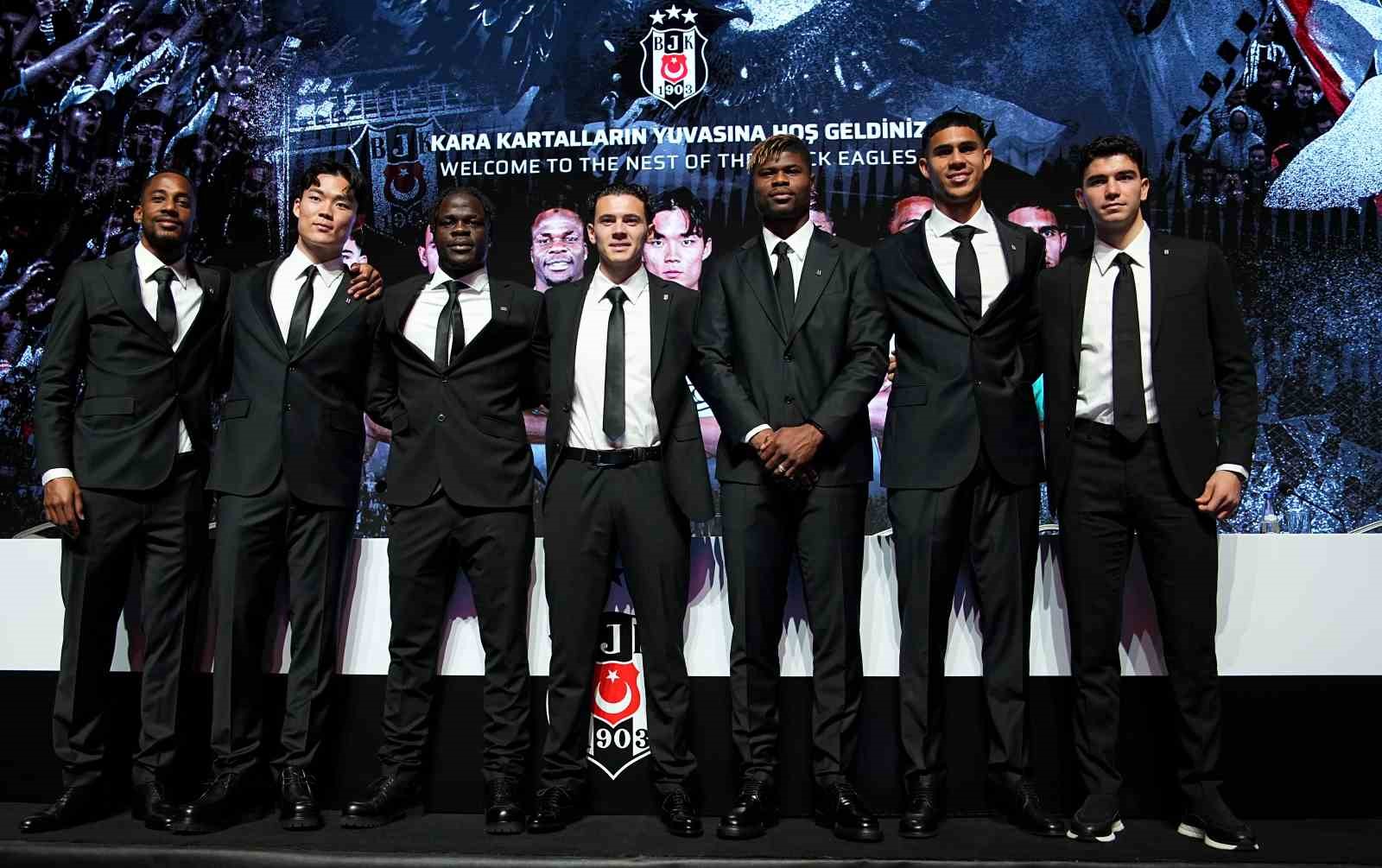 Beşiktaş’ta yeni transferler için imza töreni düzenlendi 21 besiktasta yeni transferler icin imza toreni duzenlendi 17 lSJGSgR4