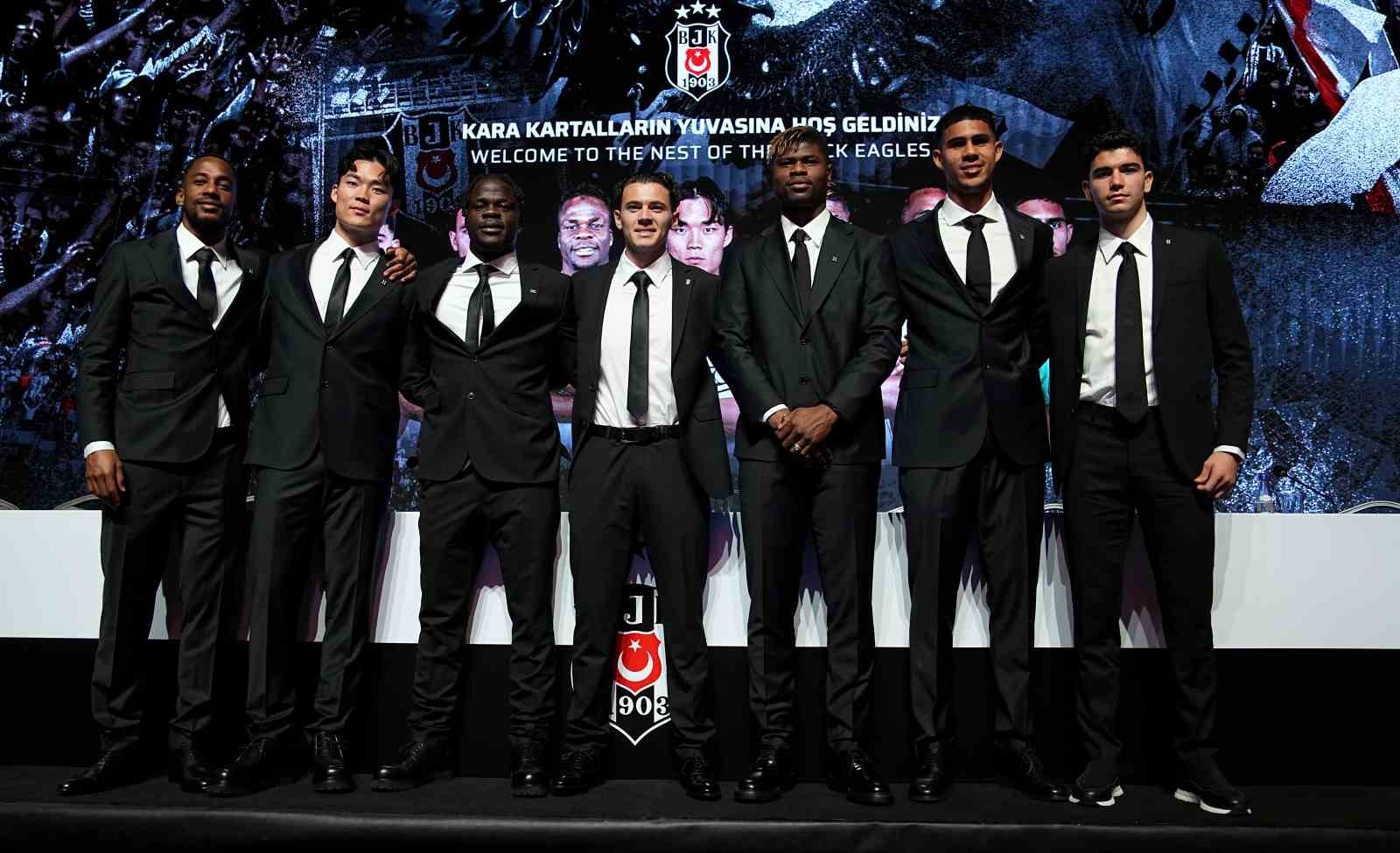 Beşiktaş’ta yeni transferler için imza töreni düzenlendi 22 besiktasta yeni transferler icin imza toreni duzenlendi 18 ClWSXkMR