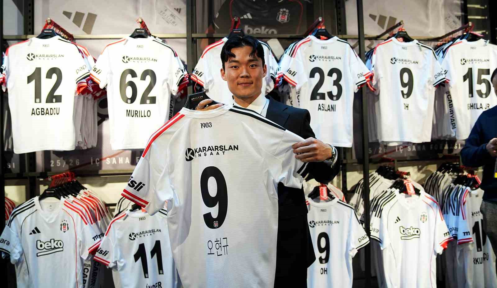 Beşiktaş’ta yeni transferler için imza töreni düzenlendi 35 besiktasta yeni transferler icin imza toreni duzenlendi 31 HDMV3Cuz