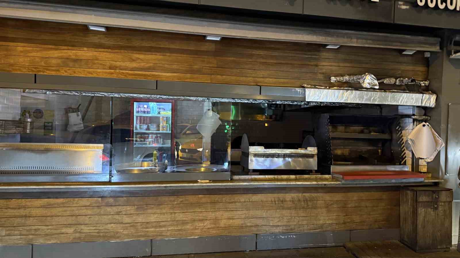 besiktasta zehirlenen ailenin yemek yedikleri restoran muhurlendi 2 Wd67FUI4