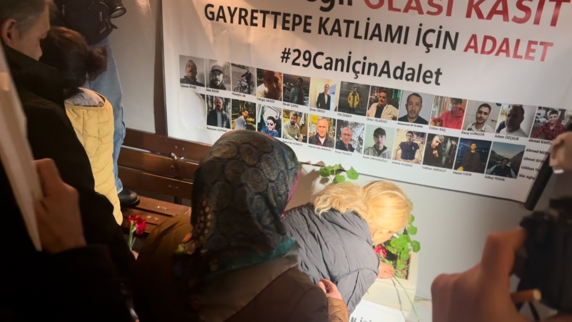 besiktastaki gece kulubu yangininda hayatini kaybeden 29 kisi anildi 1 AN85fXD4
