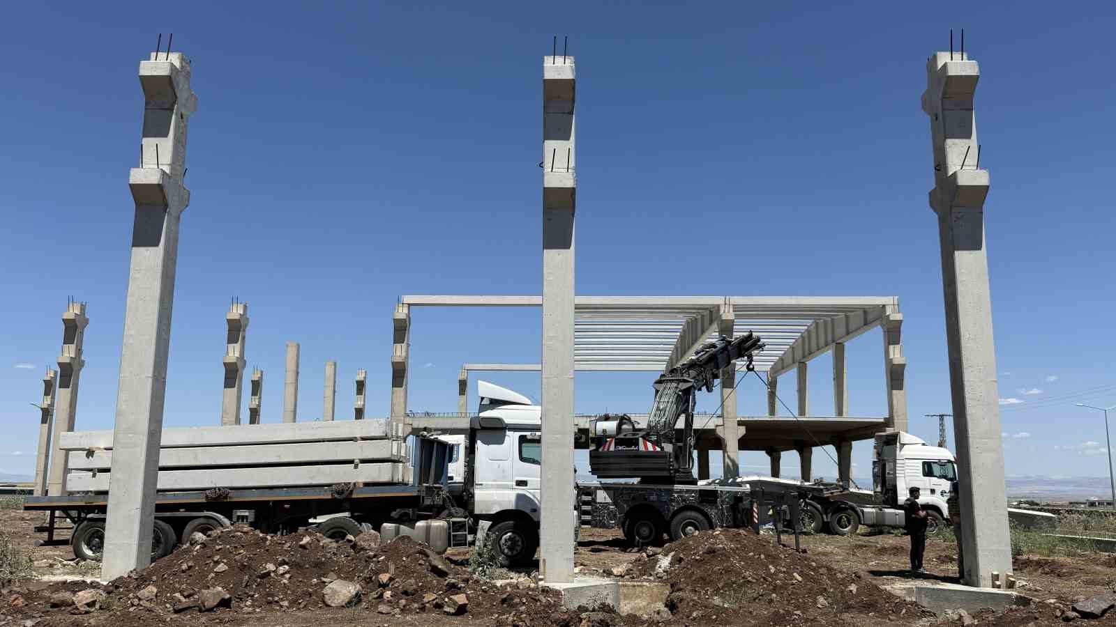 Beton blok altında kalan ikinci işçi, 3 günlük yaşam mücadelesini kaybetti 5 beton blok altinda kalan ikinci isci 3 gunluk yasam mucadelesini kaybetti 1 LJF5MMCJ