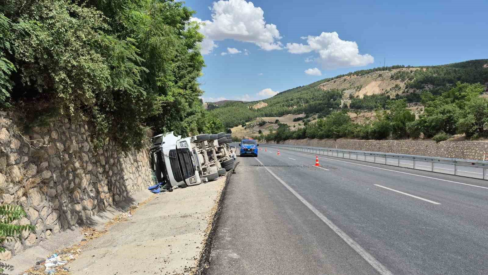beton mikseri devrildi 1 agir yarali 1 zI4eV4Er