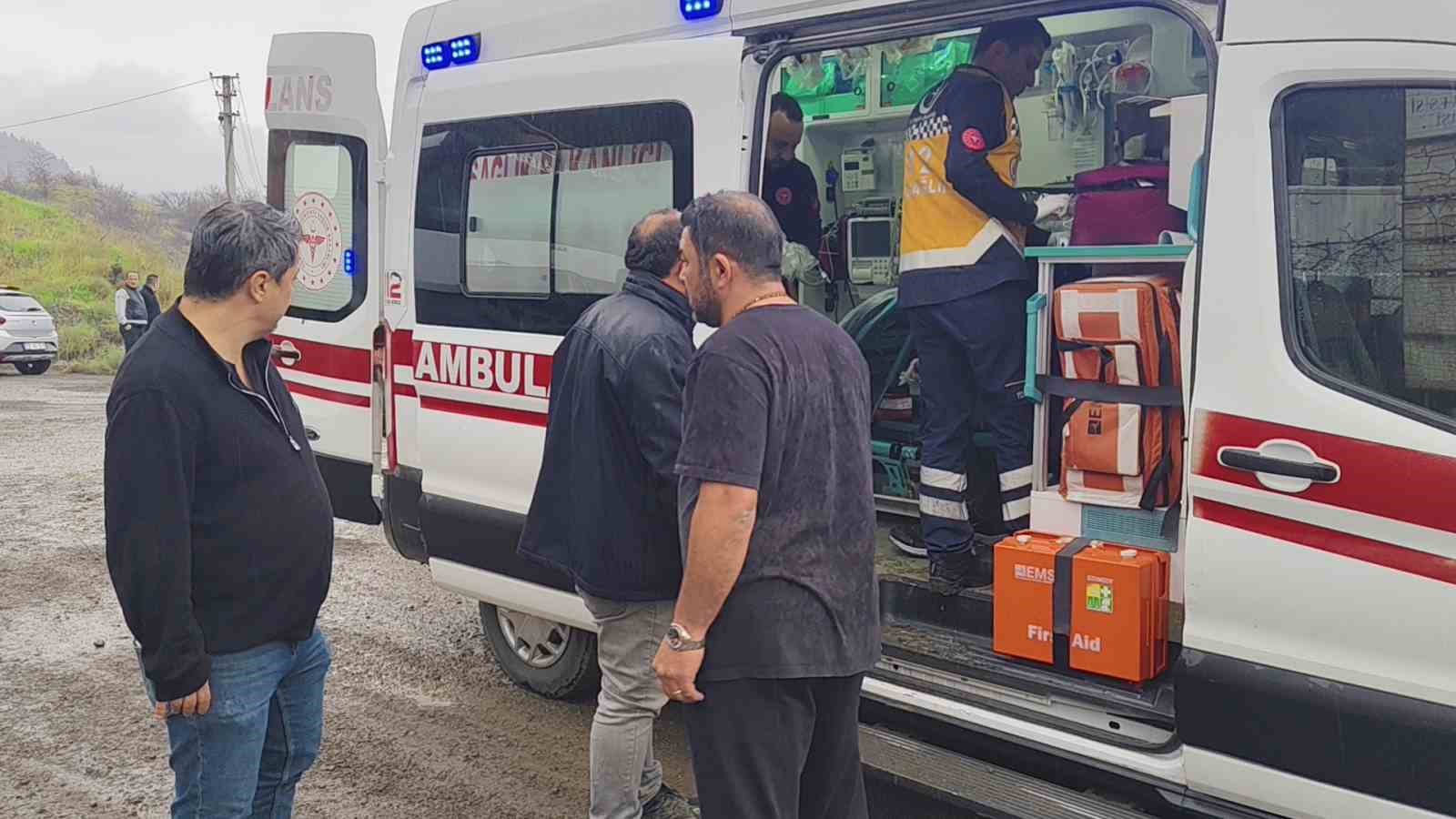 beton mikseri otomobille carpisti 1i cocuk 5 kisi yaralandi 4 1DaVlIMc