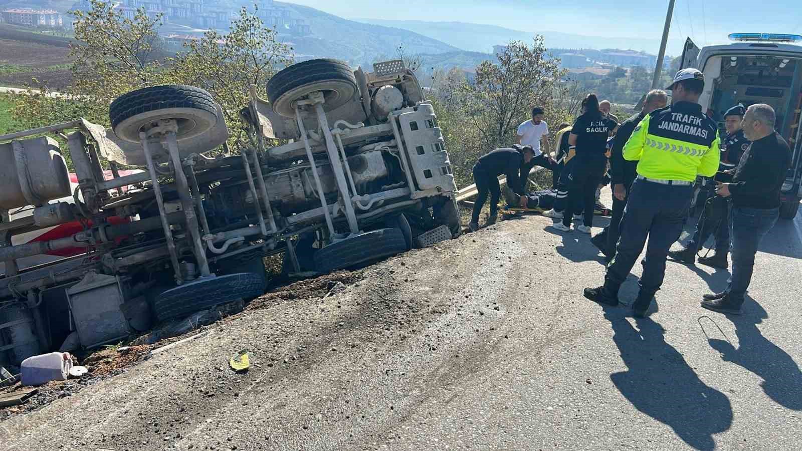 beton mikseri sarampole yuvarlandi 2 jhuwMQ8V