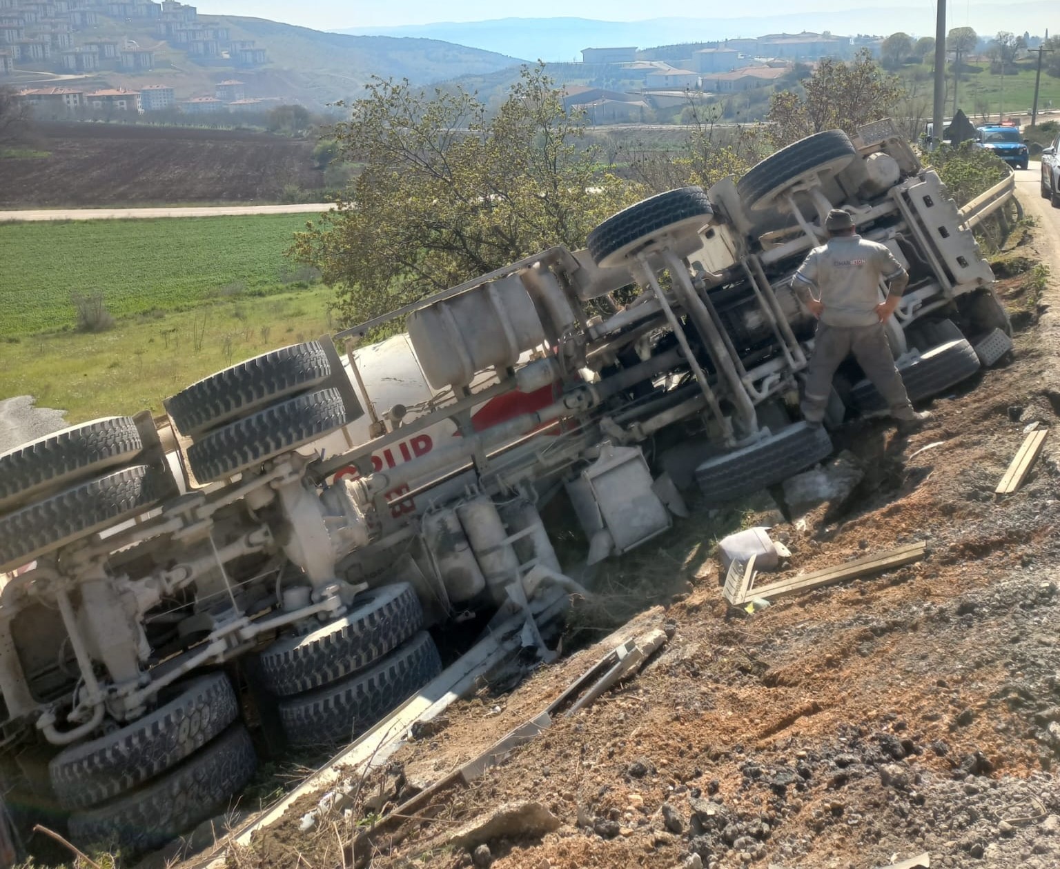 beton mikseri sarampole yuvarlandi 3 QjTwbmZE