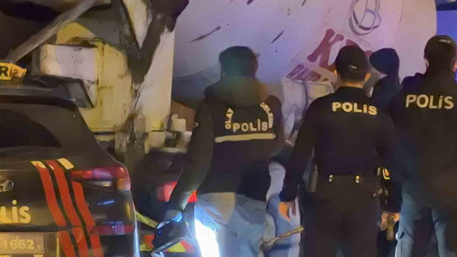 beton mikserini temizlerken feci sekilde can verdi 2 84rvzrSy