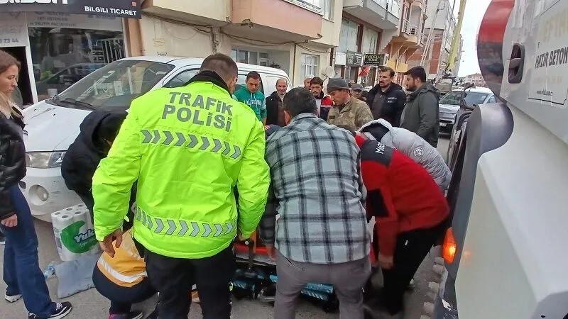 beton mikserinin altinda kalan yasli adam yaralandi 0 LYUbr1Uz