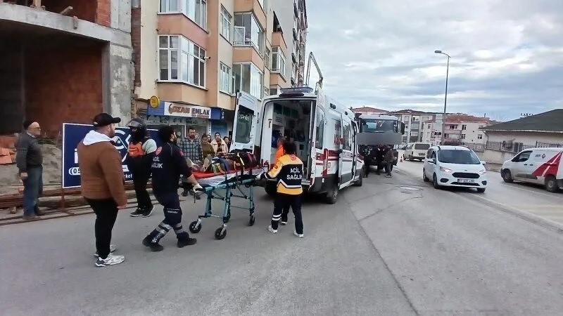 beton mikserinin altinda kalan yasli adam yaralandi 3 tqSun77f