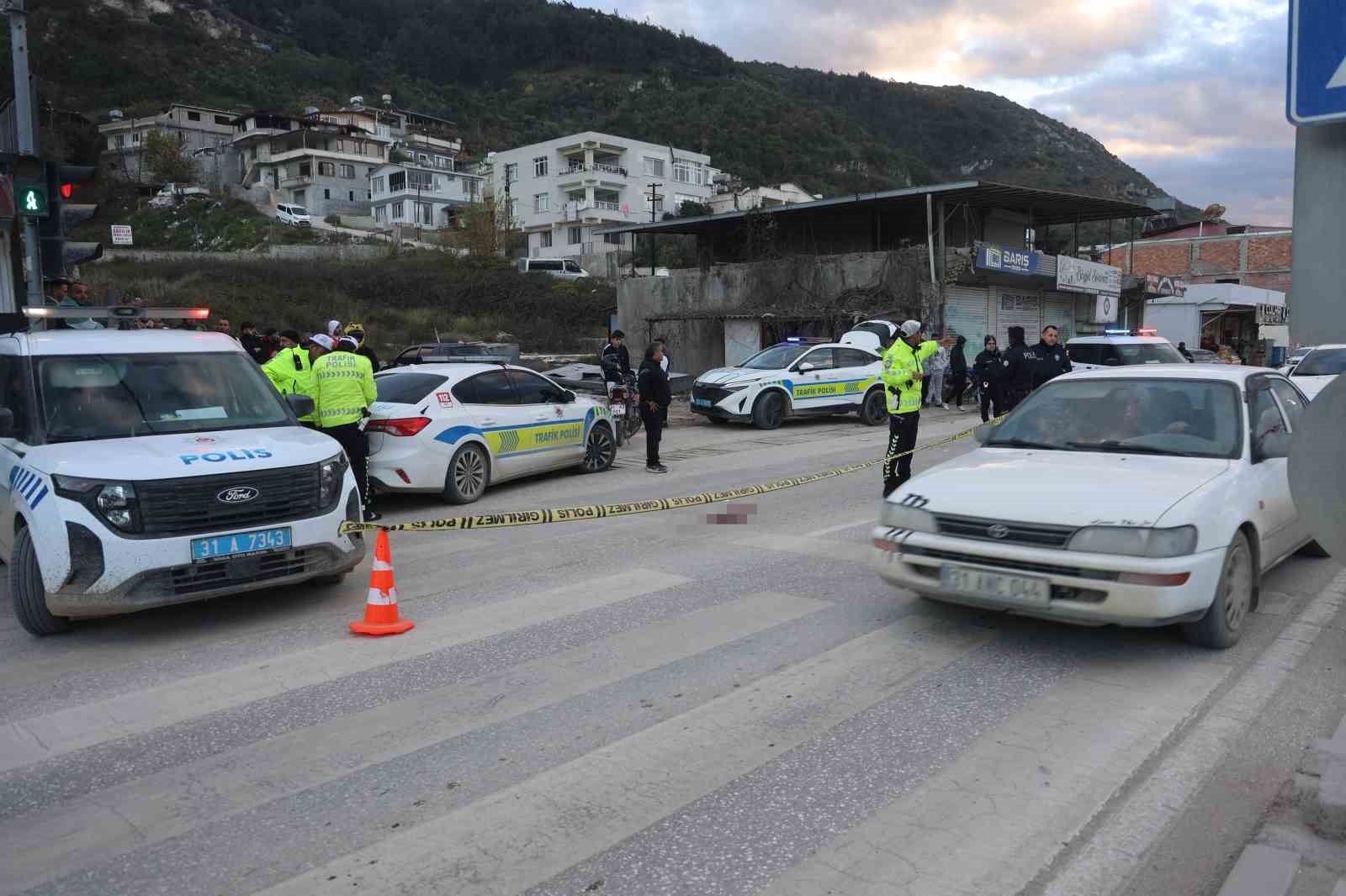 beton mikserinin ezdigi motosikletteki 13 yasindaki cocuk hayatini kaybetti 2 kisi yaralandi 1 VtiXykOz