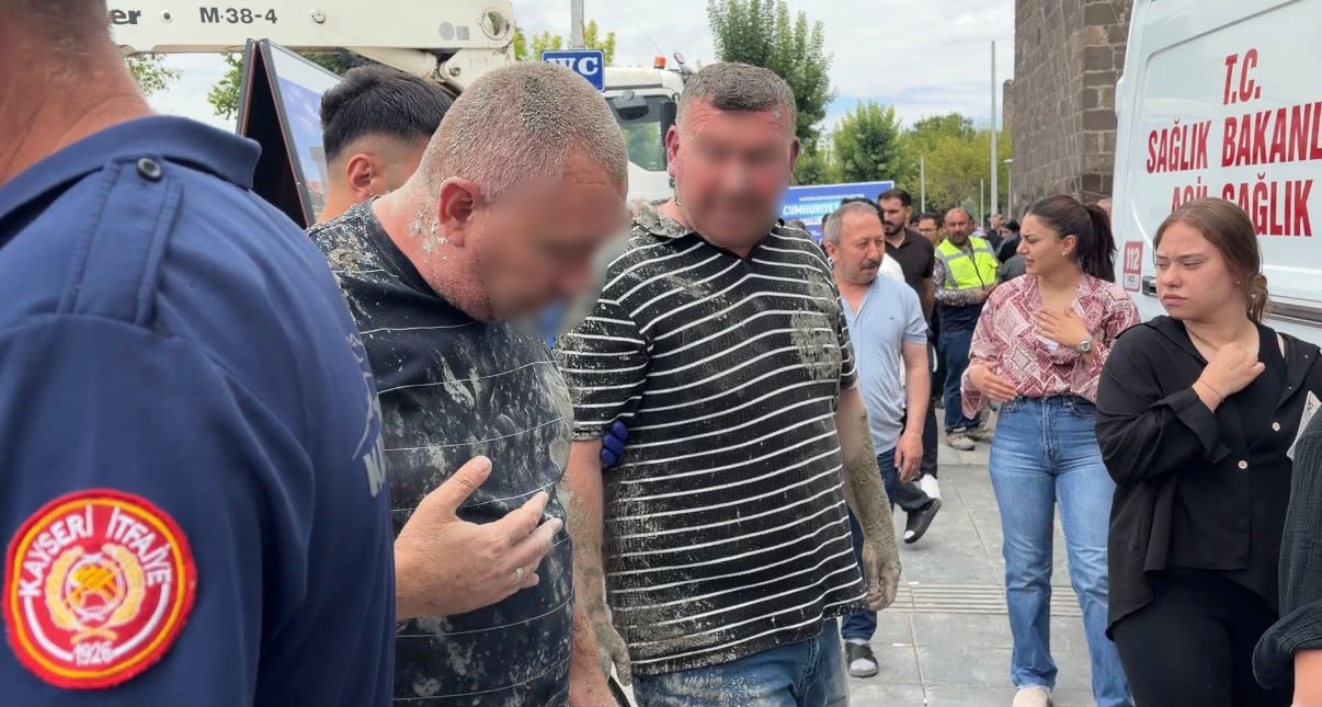Beton mikserinin pompası patladı: 5 kişi hastaneye kaldırıldı 4 beton mikserinin pompasi patladi 5 kisi hastaneye kaldirildi 0 T2ML5hs7