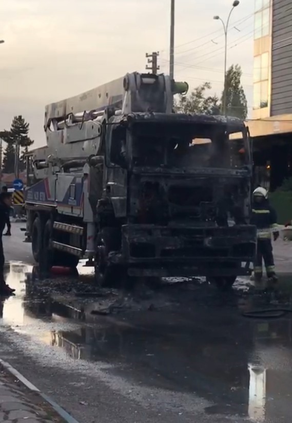 beton pompasi alev alev yandi 2 otomobil zarar gordu 3 XWr5DmtV
