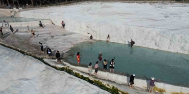 beyaz-cennet-pamukkale-asya-ulkelerinden-gelen-turistlerin-yogun-ilgisini-cekiyor-kRFSGZqw.jpg