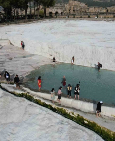 beyaz-cennet-pamukkale-asya-ulkelerinden-gelen-turistlerin-yogun-ilgisini-cekiyor-kRFSGZqw.jpg