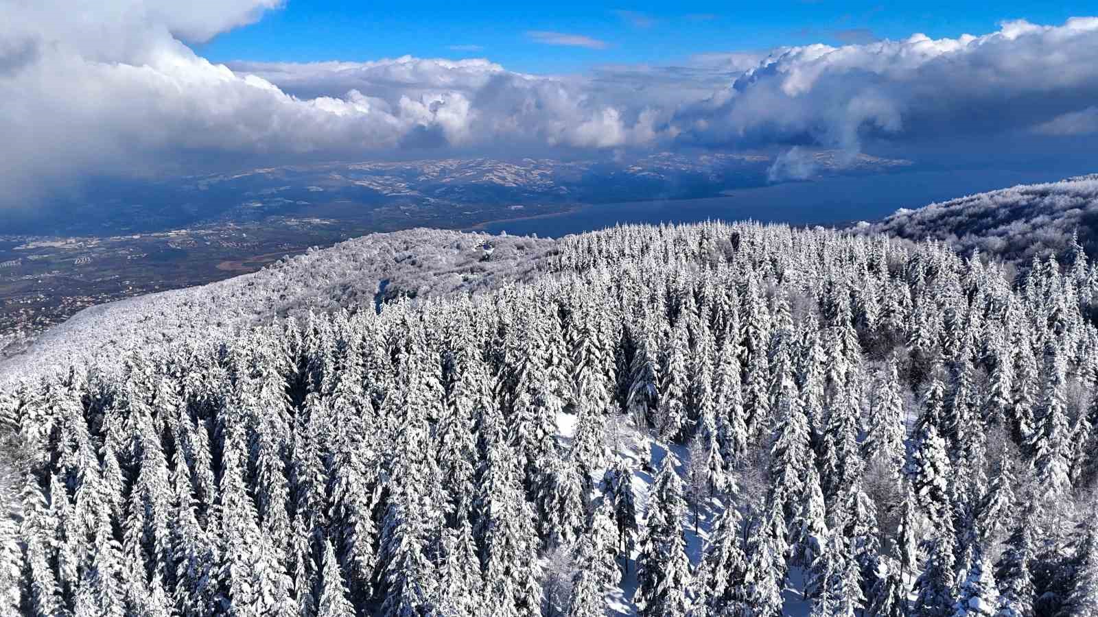 beyaz mavi ve yesil birlesti essiz manzara mest etti 6 3VZK4gHF