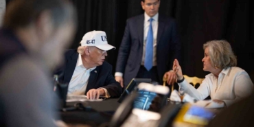 beyaz-saray-trumpin-iran-saldirilarini-izledigi-anlara-dair-fotograflari-paylasti-n6Iiwp2G.jpg