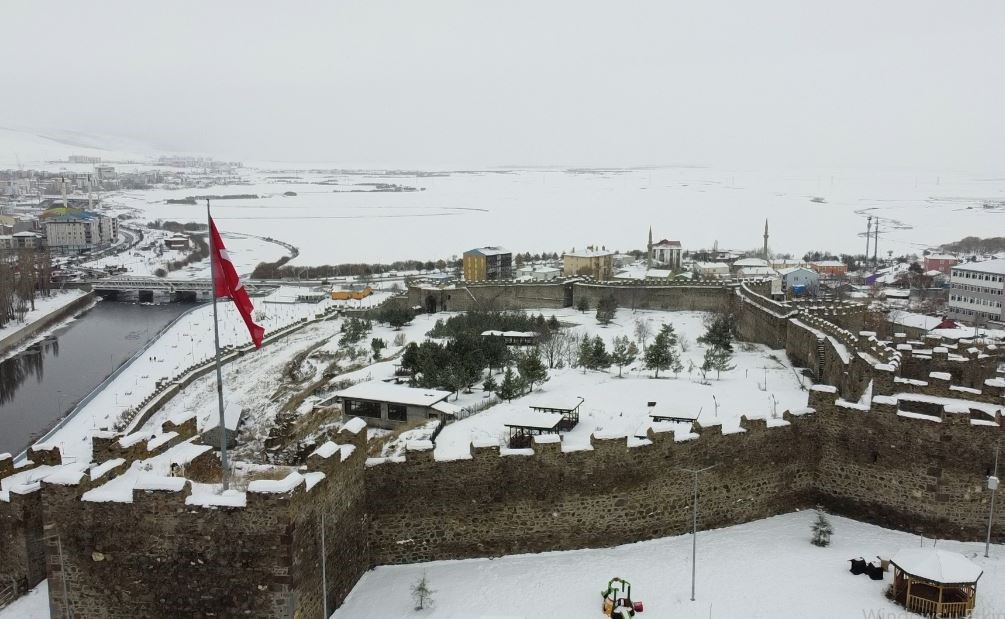 beyaza burunen ardahan kalesi havadan goruntulendi 0 JNs84kSz