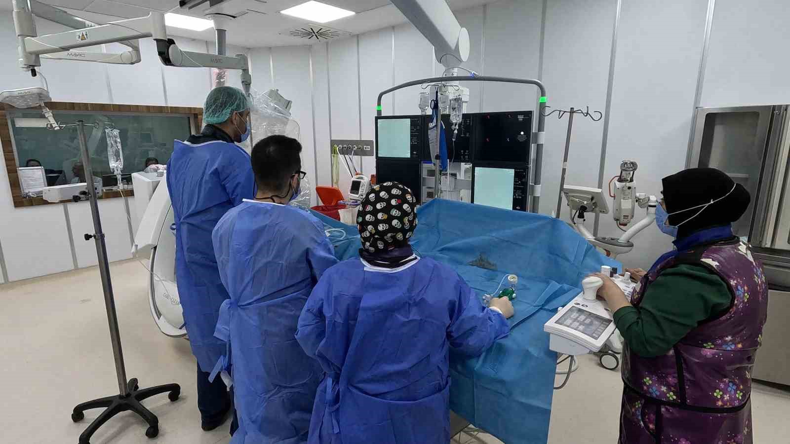 Beyin kanaması geçiren çocuk ameliyatsız tedavi ile hayata tutundu 5 beyin kanamasi geciren cocuk ameliyatsiz tedavi ile hayata tutundu 1 Ea2izPrO