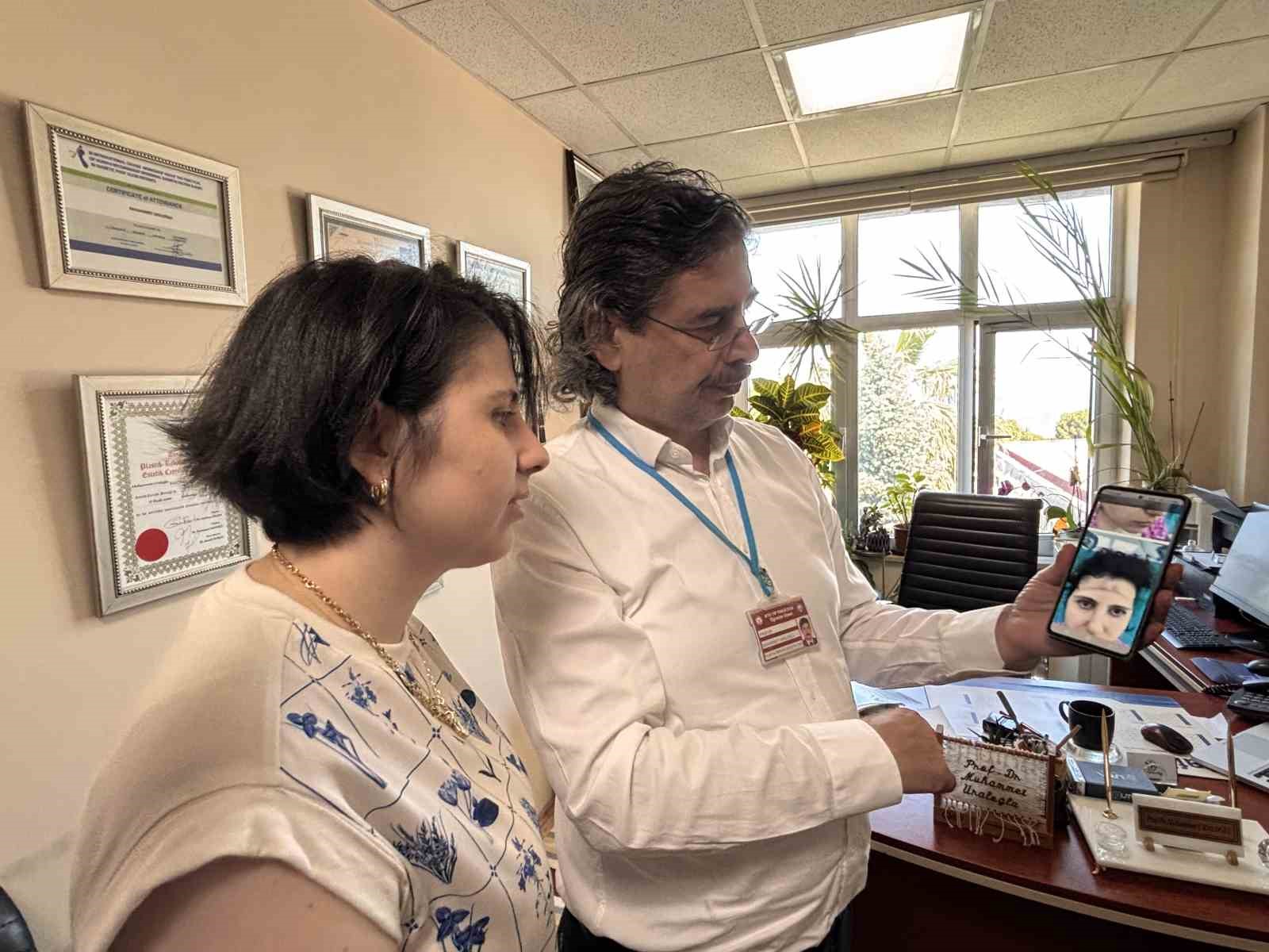 Beyin tümörü ameliyatı sonrası çöken alnı, 3 boyutlu implantla düzeltildi 5 beyin tumoru ameliyati sonrasi coken alni 3 boyutlu implantla duzeltildi 1 7nskIVLi