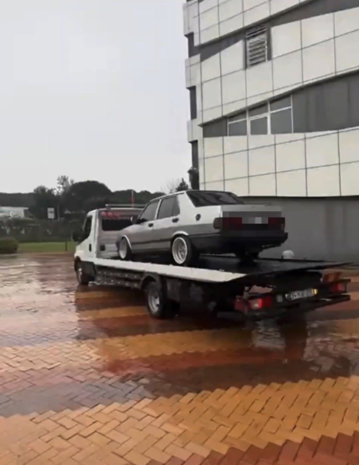 Beykoz’da drift yapan sürücüye 109 bin lira ceza: Ehliyeti alındığı halde direksiyon başına geçmiş 6 beykozda drift yapan surucuye 109 bin lira ceza ehliyeti alindigi halde direksiyon basina gecmis y7znR5Xa