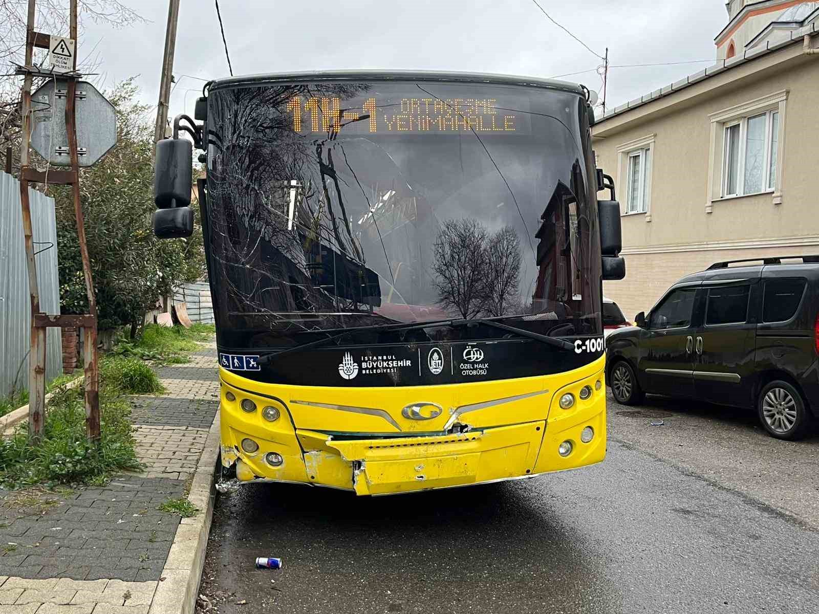 beykozda iett otobusu kaldirima carpti 4 yarali 3 FJd7d44v