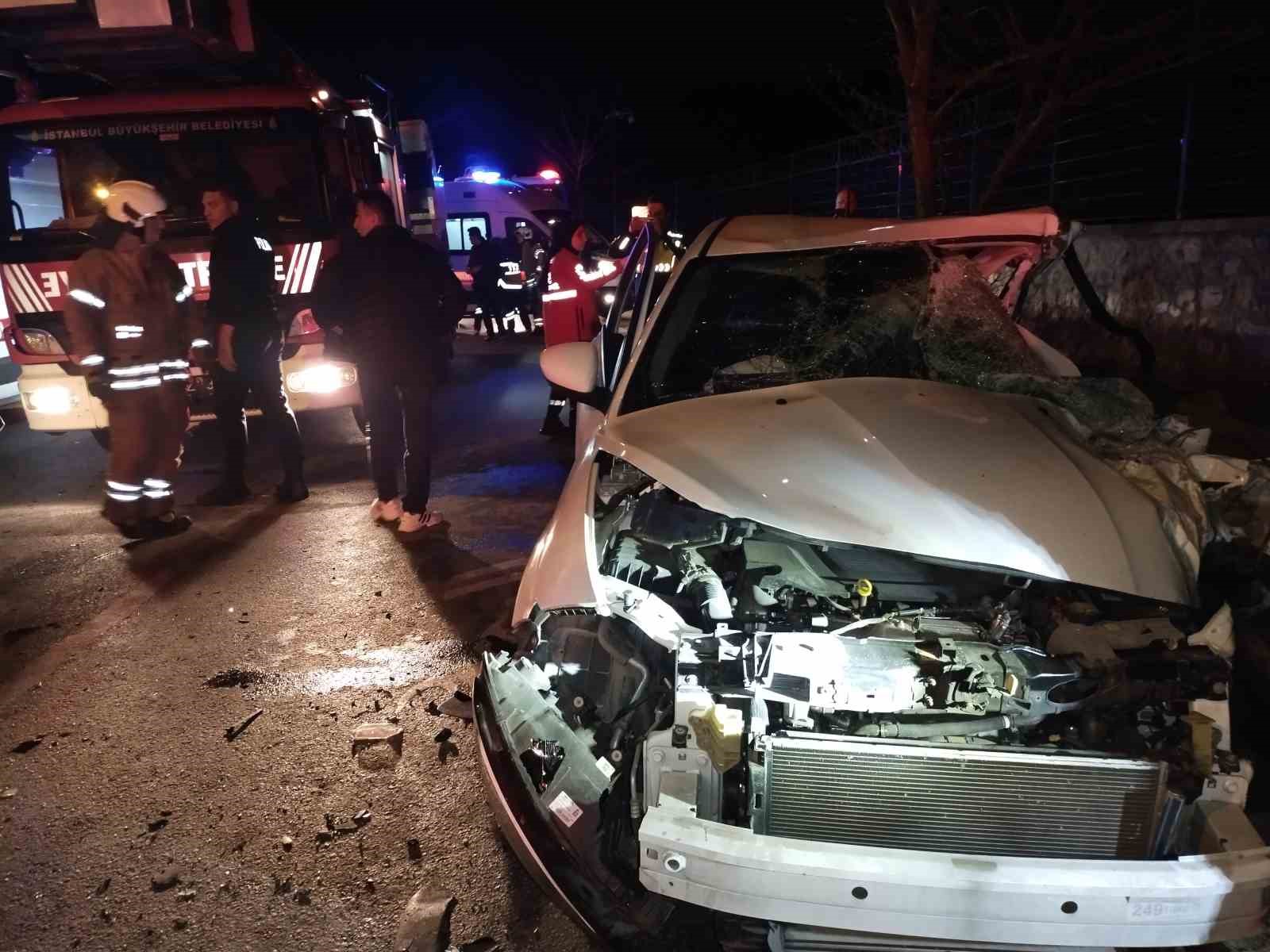 Beykoz’da servis minibüsü ile otomobil çarpıştı: 1’i ağır 12 yaralı 4 beykozda servis minibusu ile otomobil carpisti 1i agir 12 yarali 0